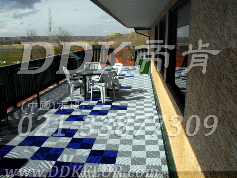室外露台地面装修地板砖效果图_灰色加藏蓝色组合