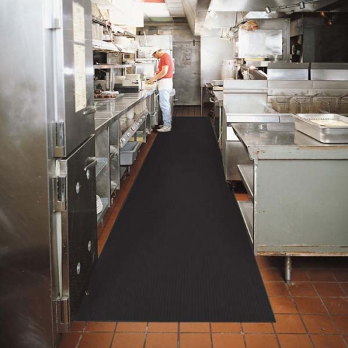 厨房操作间地面防滑卷材黑色地毯（1）