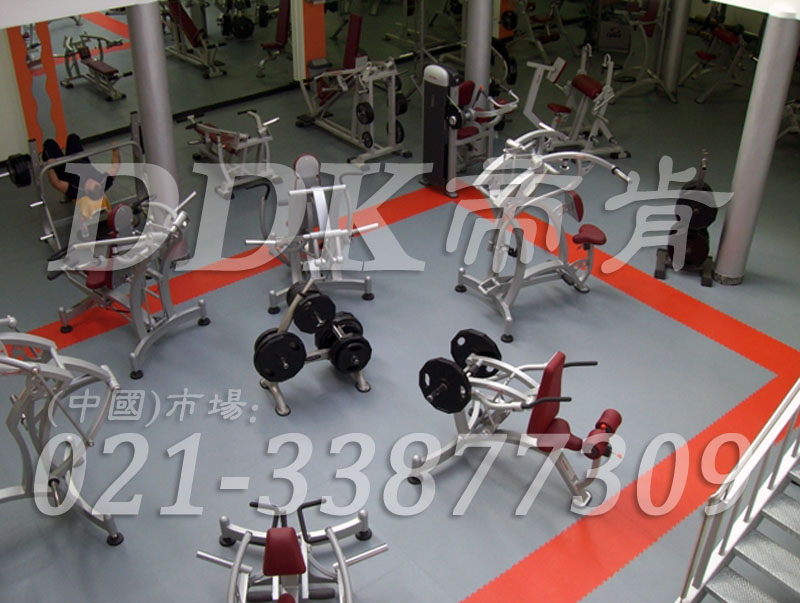 室内健身房运动地面材料（27）_浅灰色加橙红色