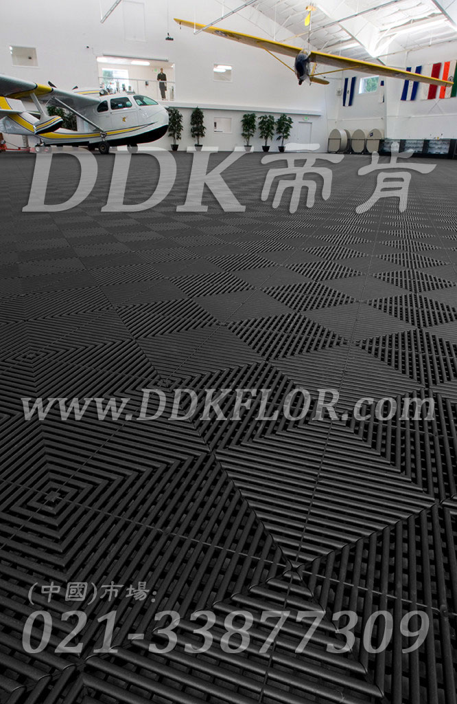 私人飞机停机坪做法（10）_私人飞机库停机地面_黑灰色拼接地板