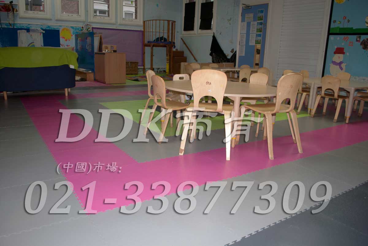 铺装简便的幼儿园教室地面地胶材料_灵活多色