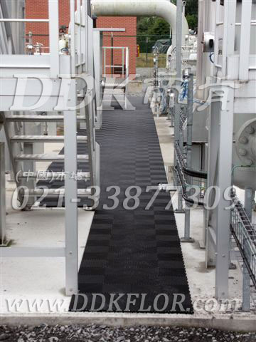 黑色（5）_组合安装_平台通道地面防滑材料