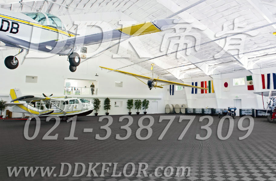 私人飞机停机坪做法（18）_私人飞机库停机地面_深灰色地板