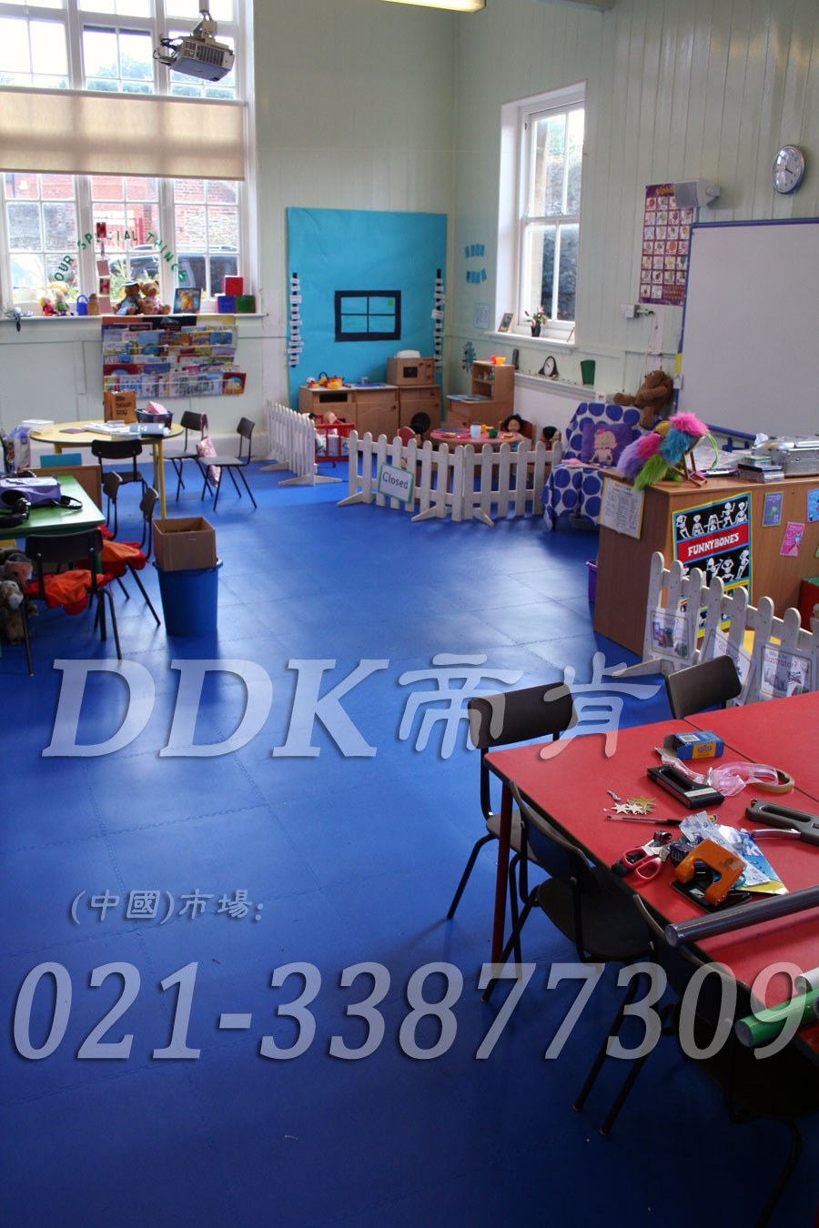 平滑舒适的幼儿园专用地板胶产品_蓝色满铺（1）