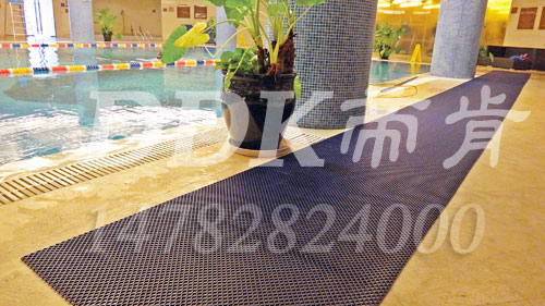【菱形纹新型环保网格防滑毯「帝肯(DDK)_9200」】泳池上岸区用高品质菱形网格排水防滑地毯